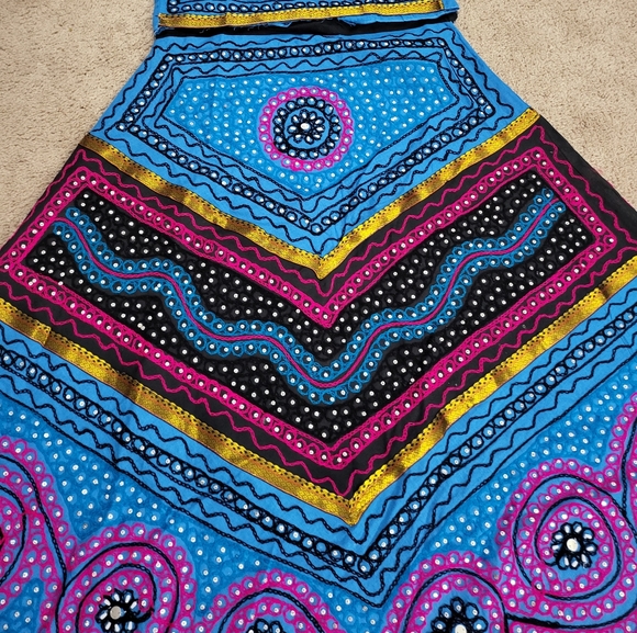 Lehnga choli - Picture 3 of 4